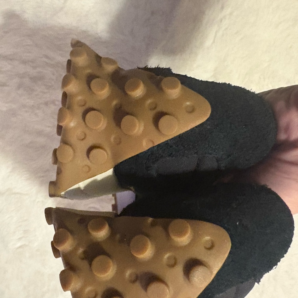 New Balance Women’s Black and White Athletic Sneakers with Gum Accents - Picture 8 of 9